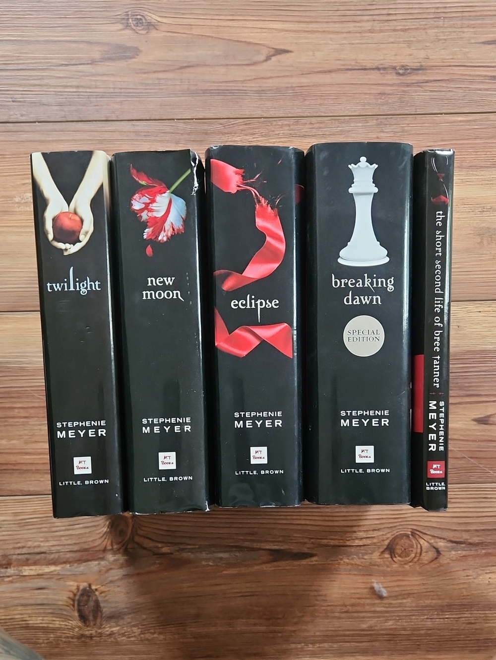 Twilight Saga Hardcover Book Set -plus Bonus Book